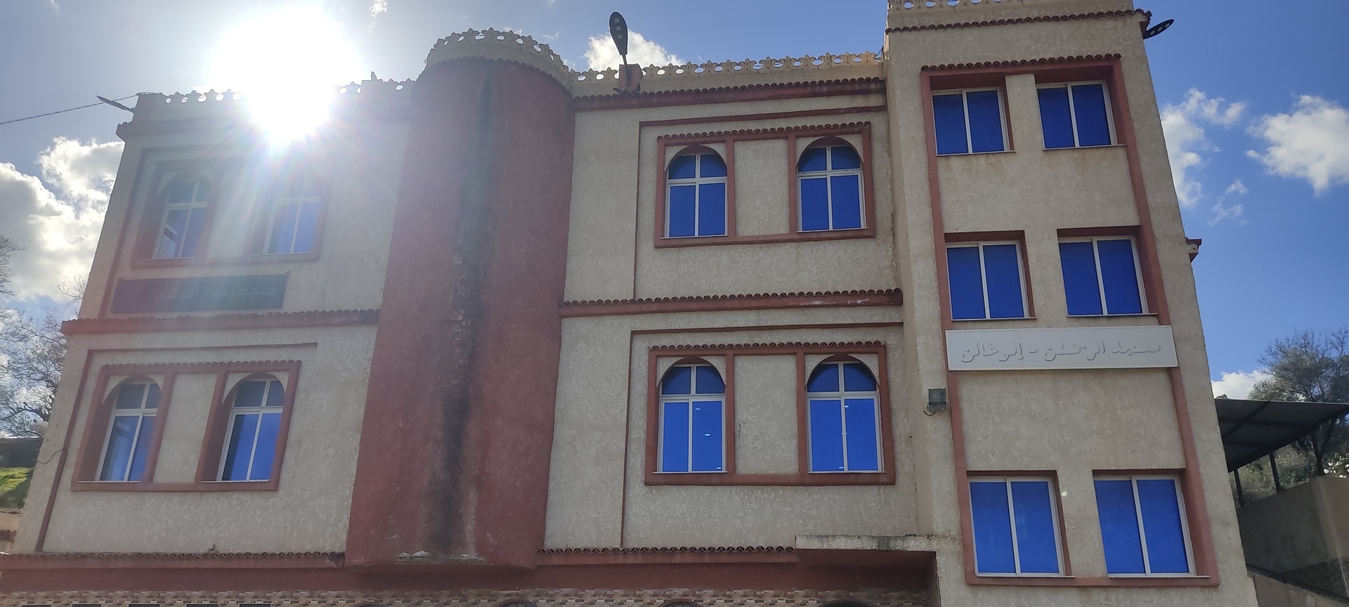 Photo de مسجدالرحمن ـ إفوغالن